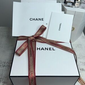 Chanel Empty Box 📦🩷